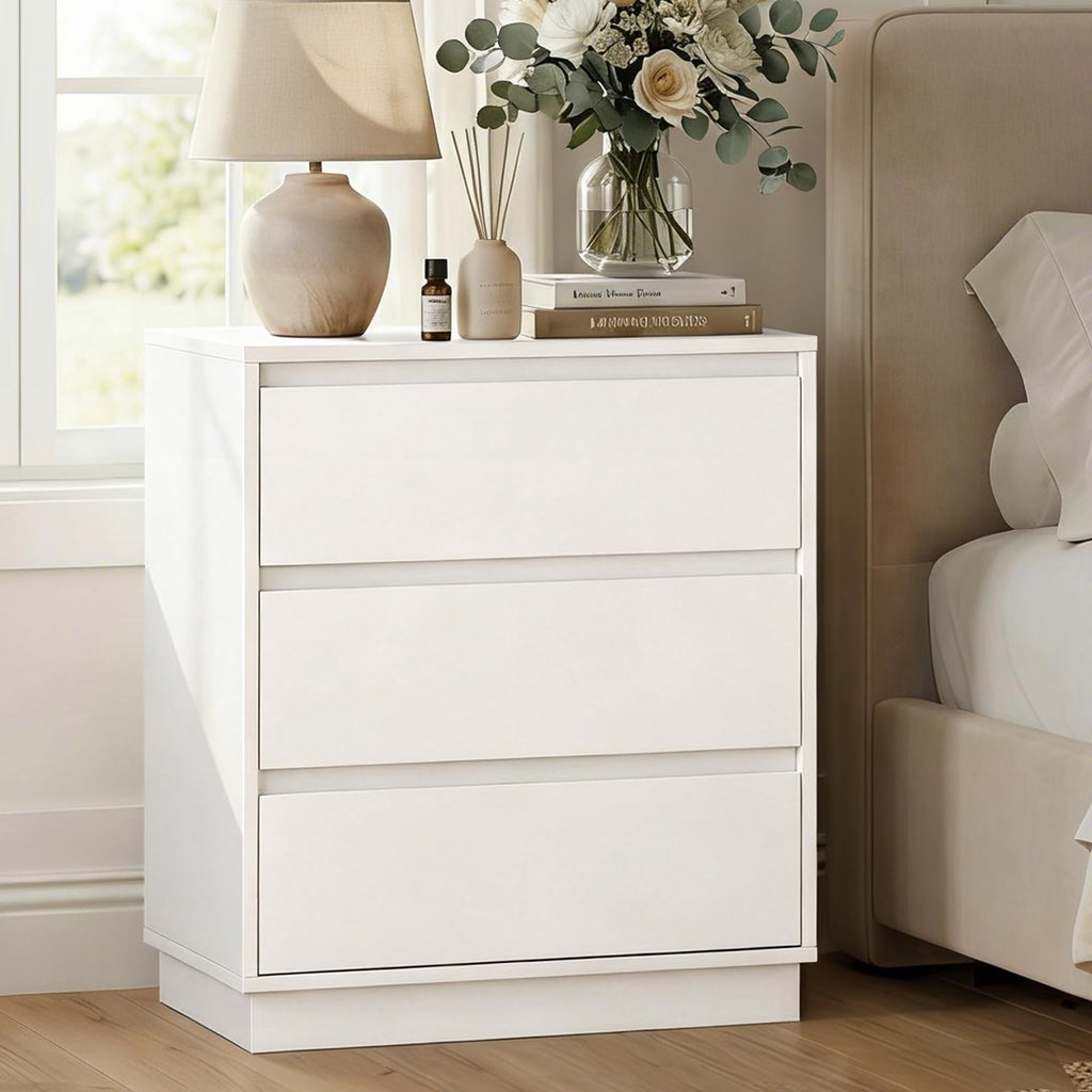 White 3 Drawer Nightstand Y3729